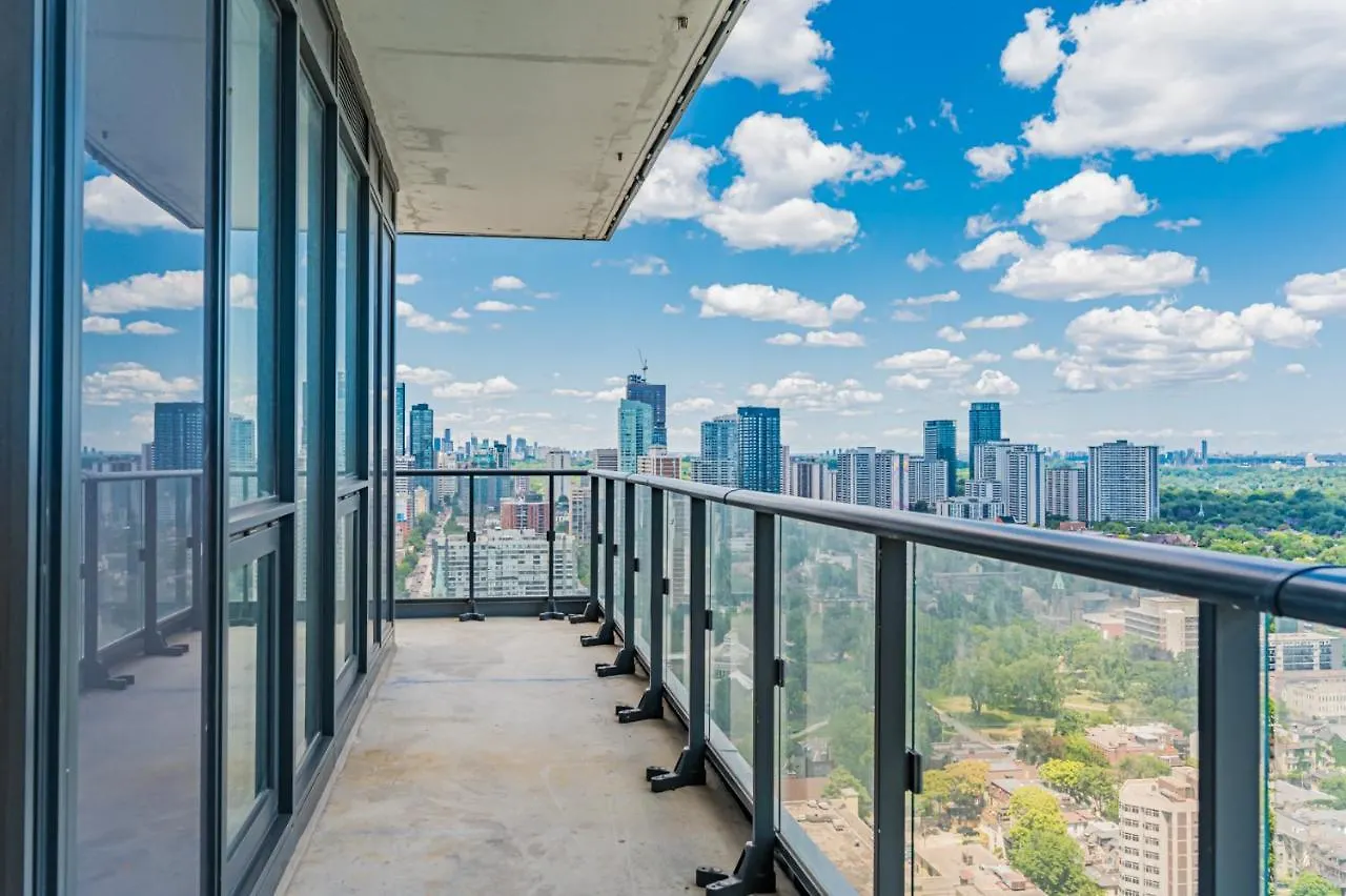 Luxury 2 Bedroom Condo High Floor Close To Eaton Center Toronto 0*,  Canada