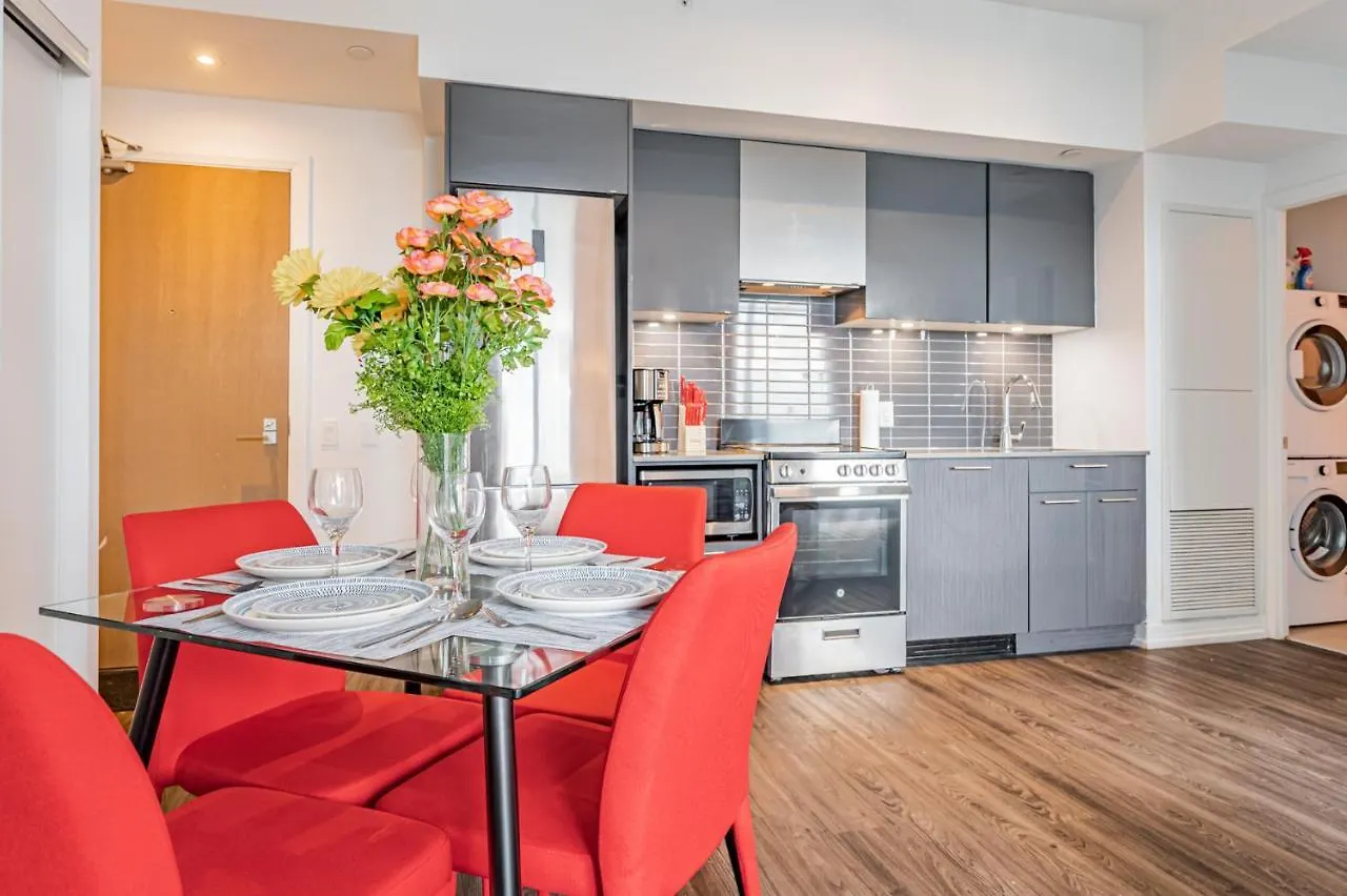 Luxury 2 Bedroom Condo High Floor Close To Eaton Center Toronto Guest house