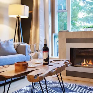 https://bright-suite-at-ski-in-out-glacier-lodge.hotels-of-whistler.com