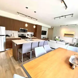 https://brand-new-3-bedroom-condo-in-the-heart-of-sidney.hotels-victoria.net