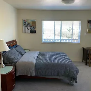 https://spacious-and-bright-queen-bed-room-with-private-bathroom.vancouver-hotels-bc.net
